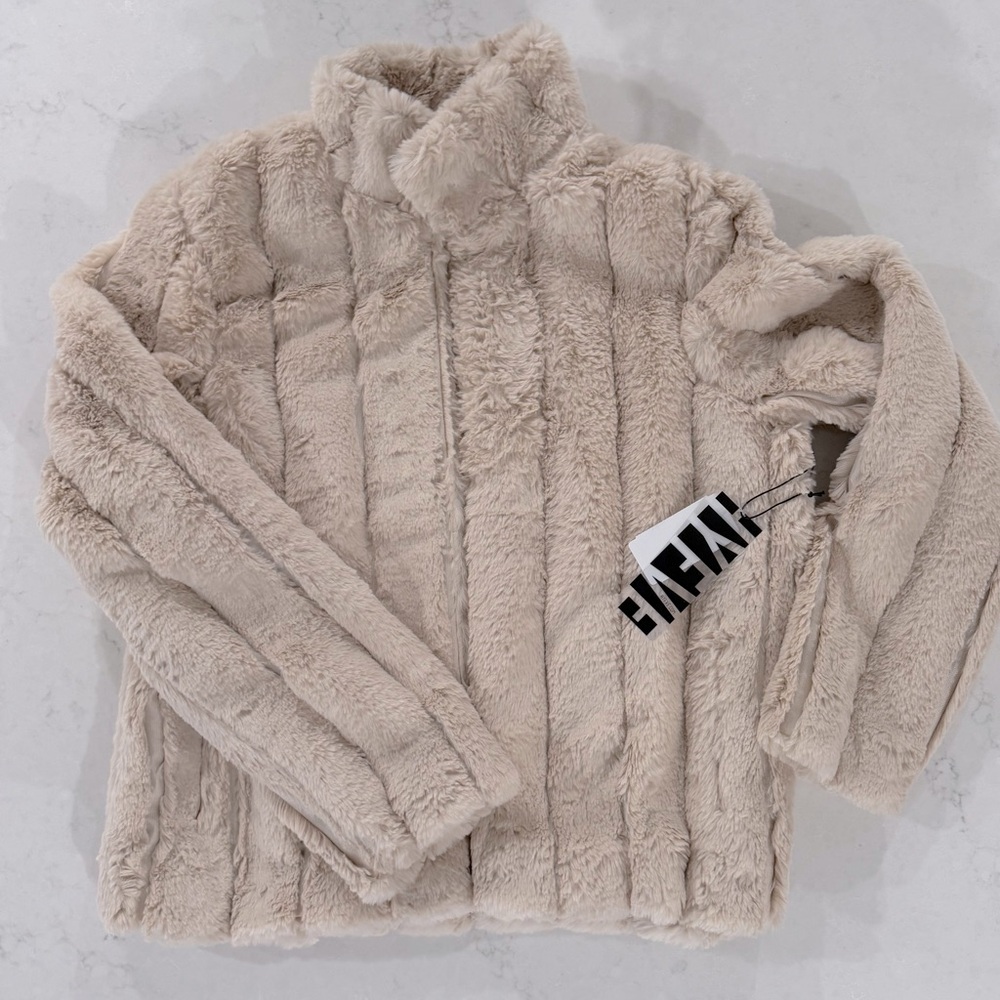 Brand new with tags buttery soft lined HYFVE faux fur coat